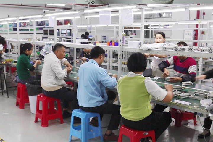 SHENZHEN KLESMAN TECHNOLOGY CO LTD خط إنتاج المصنع